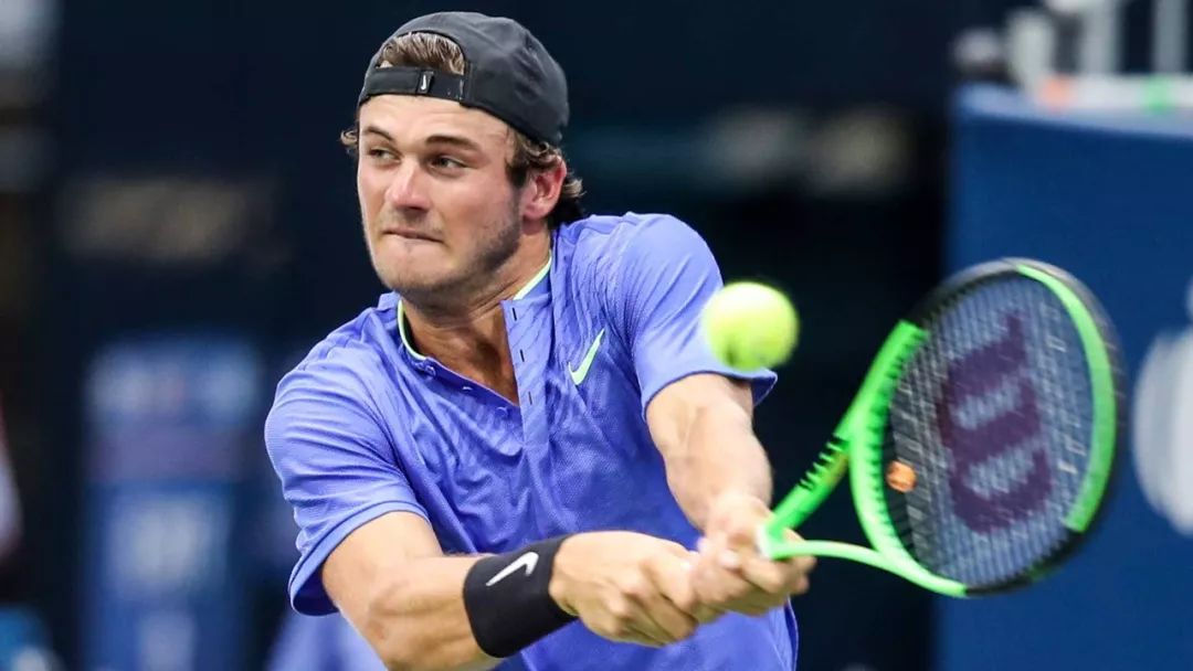 这位年轻的 这位年轻的